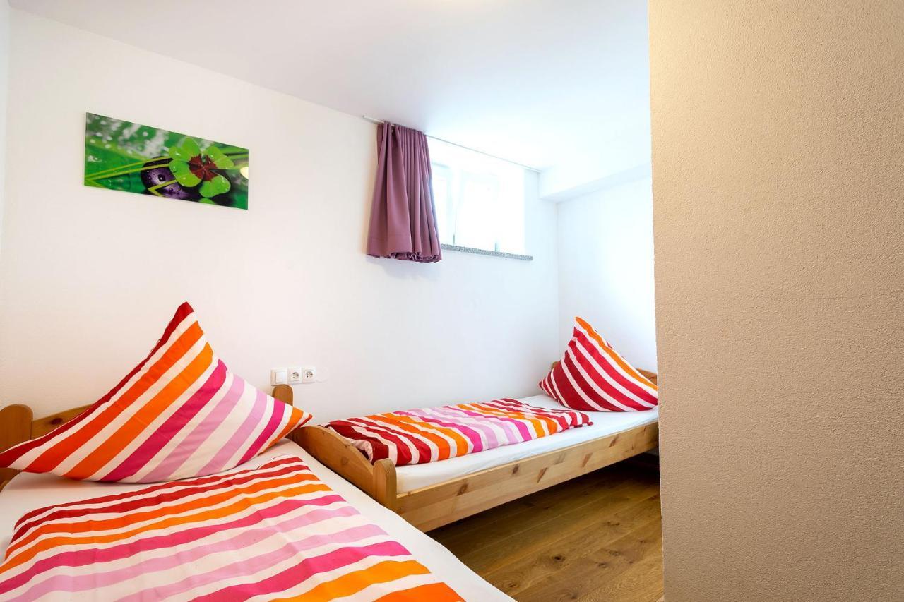Alpen-Hostel - Apartment Talstation Mit Motorradvermietung Мемминген Экстерьер фото